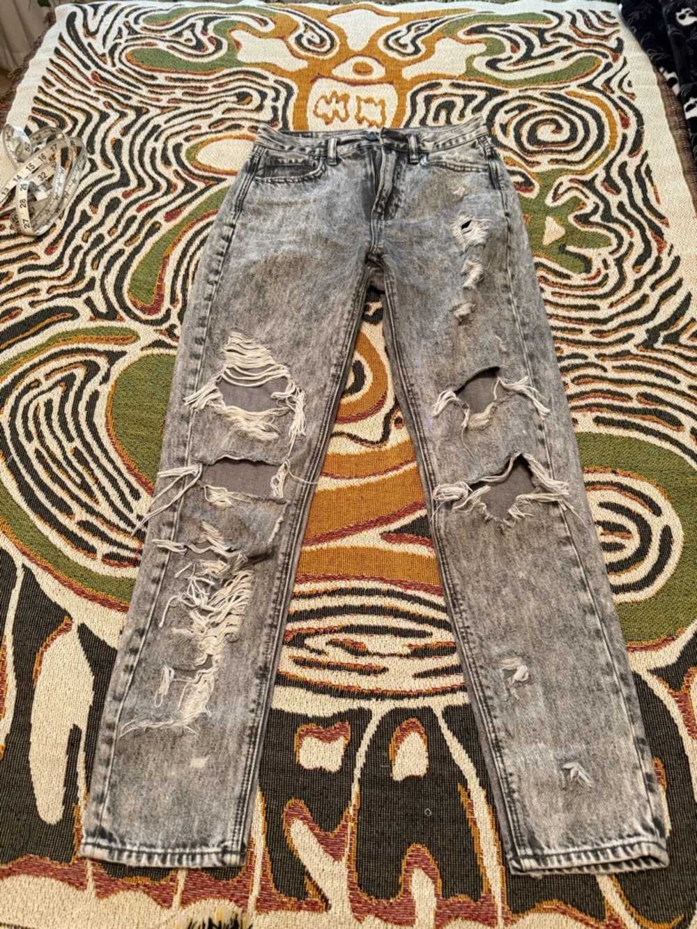 American Eagle Gray Cropped Mom Jeans